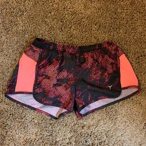 3 pairs of Old navy active shorts